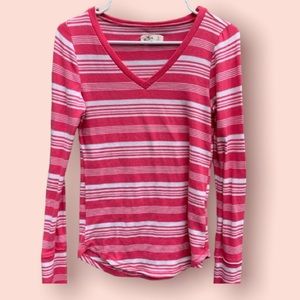 Hollister women’s long sleeve lightweight v-neck shirt